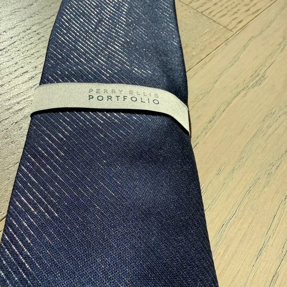 NWT Navy Blue Shroyer Solid Tie by Perry Ellis Portfolio